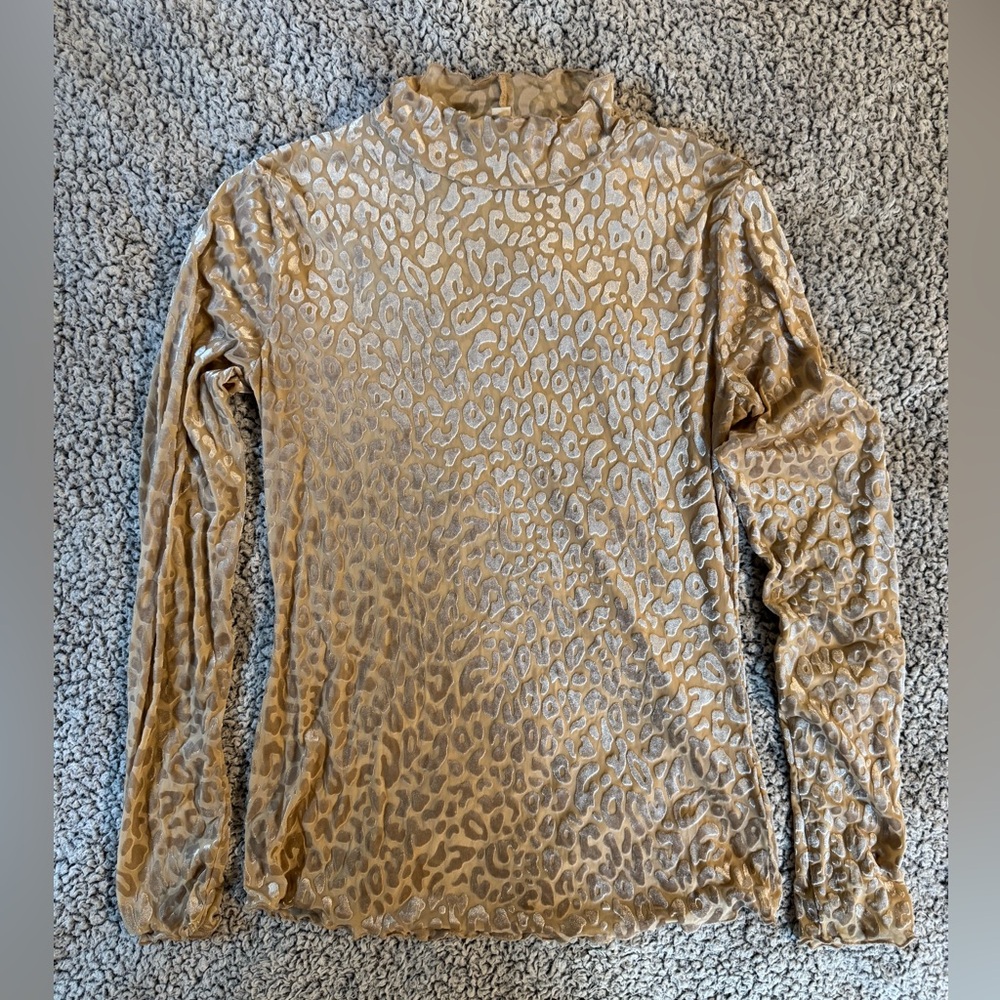 Hem & Thread Cream Textured Top